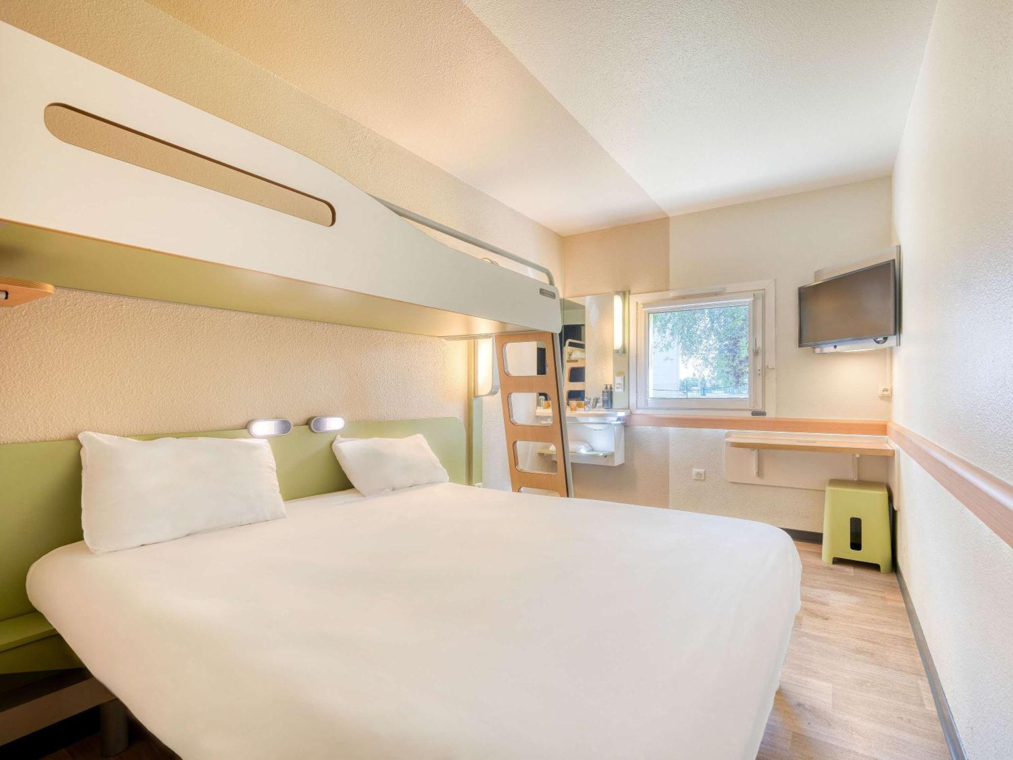 ibis budget Versailles - Trappes Exterior foto