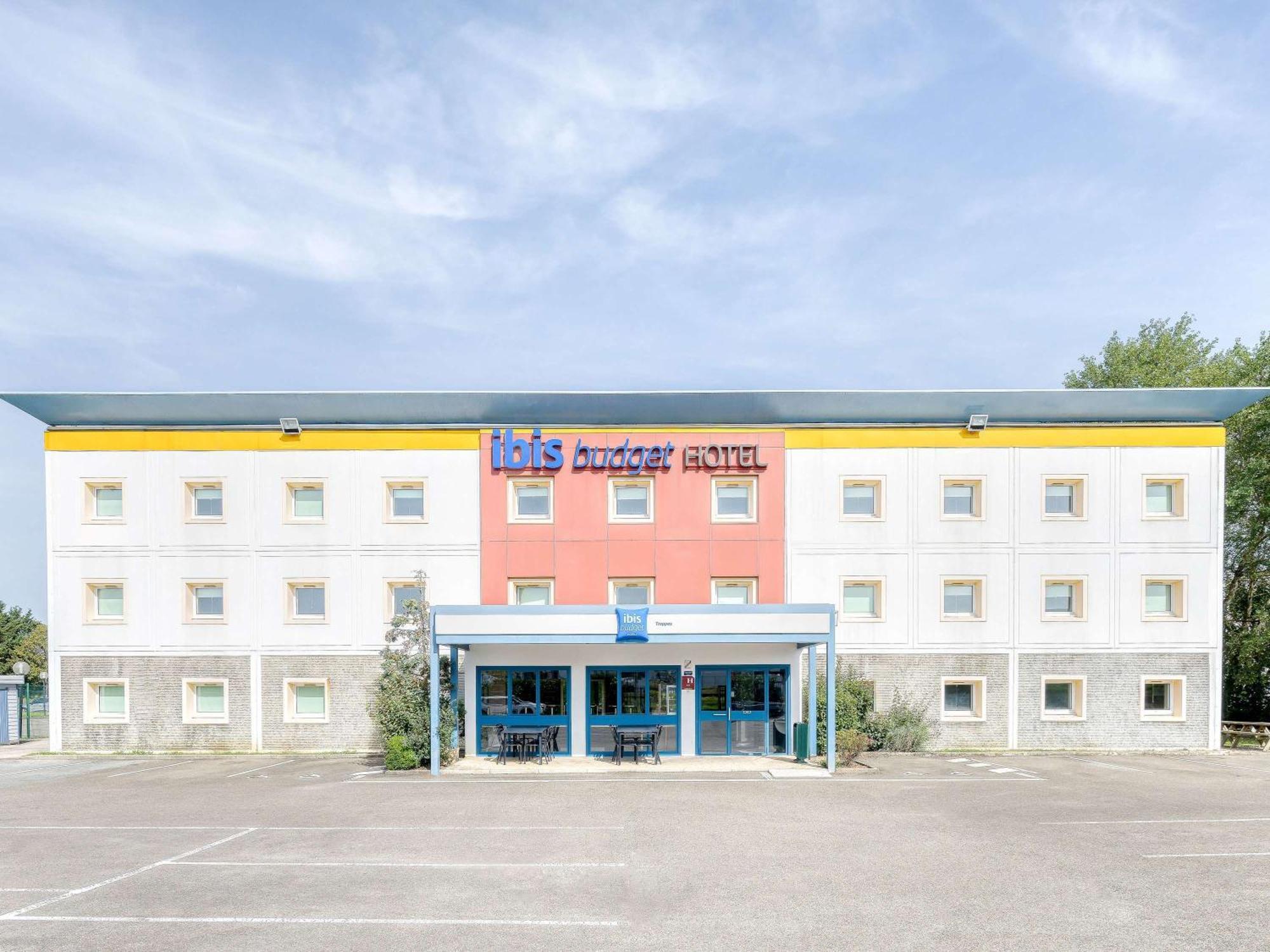 ibis budget Versailles - Trappes Exterior foto